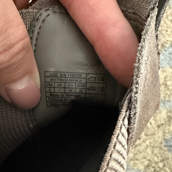 UGG Women's Ankle Boots - Taupe Suede - Picture 4 of 6